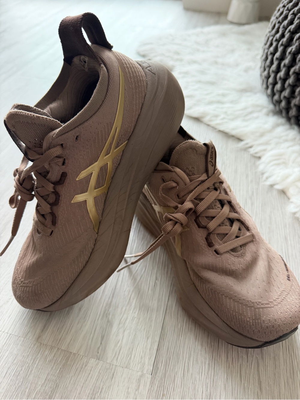 ASICS GEL-NIMBUS 27 LUXE Women’s 5.5 /Taupe Athletic Shoes with Gold Logo Accent